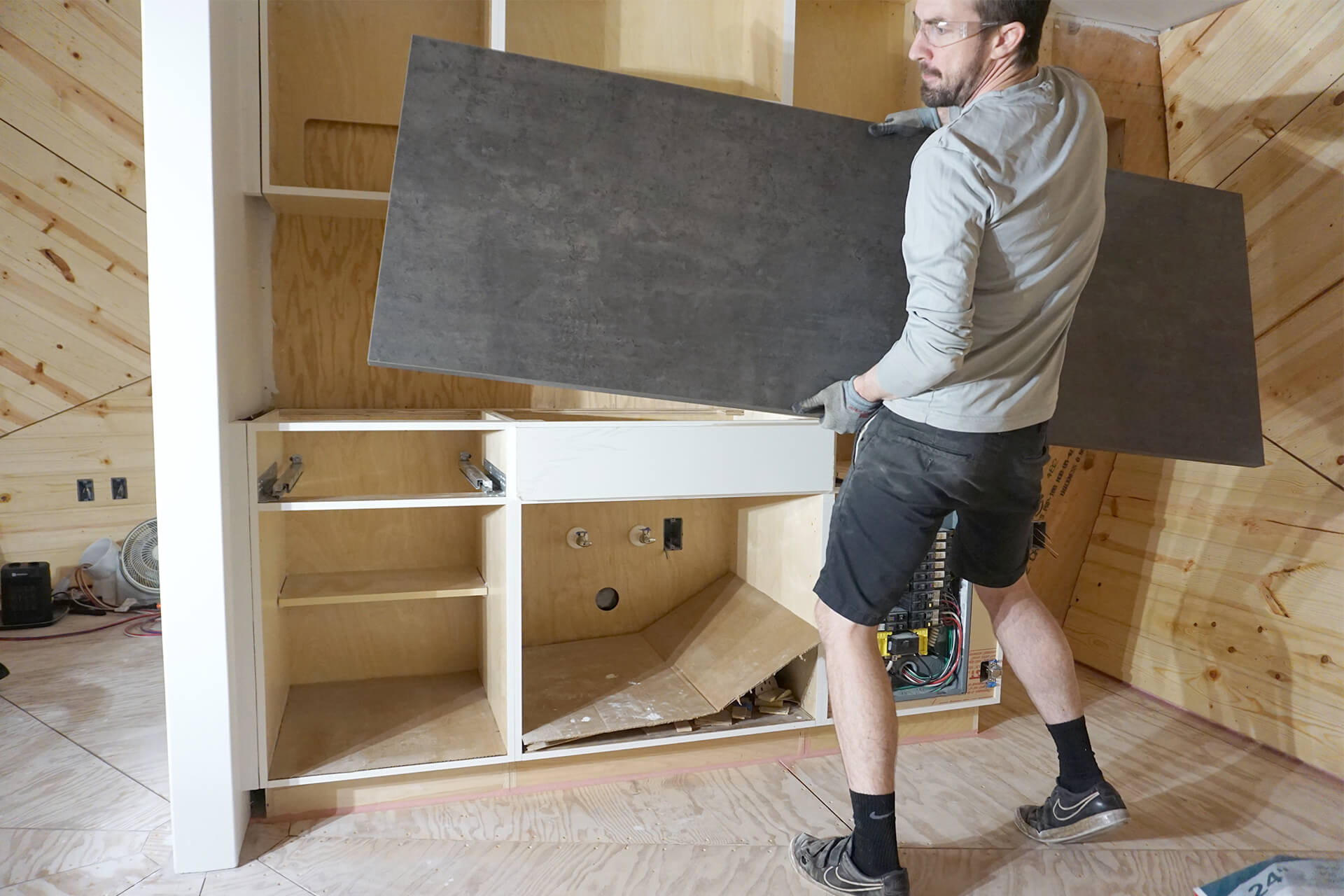 Kitchenette photo number 21.