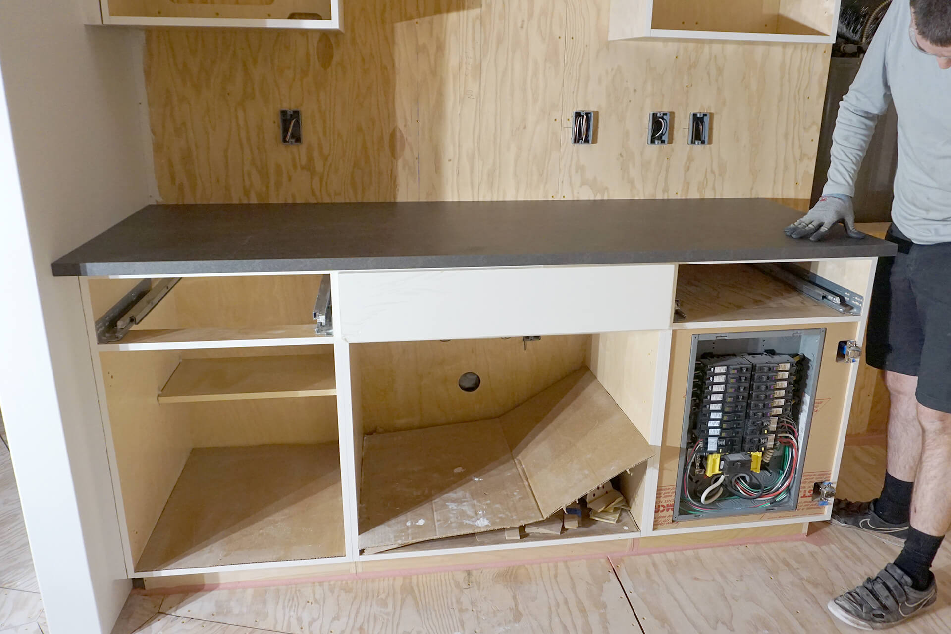 Kitchenette photo number 24.