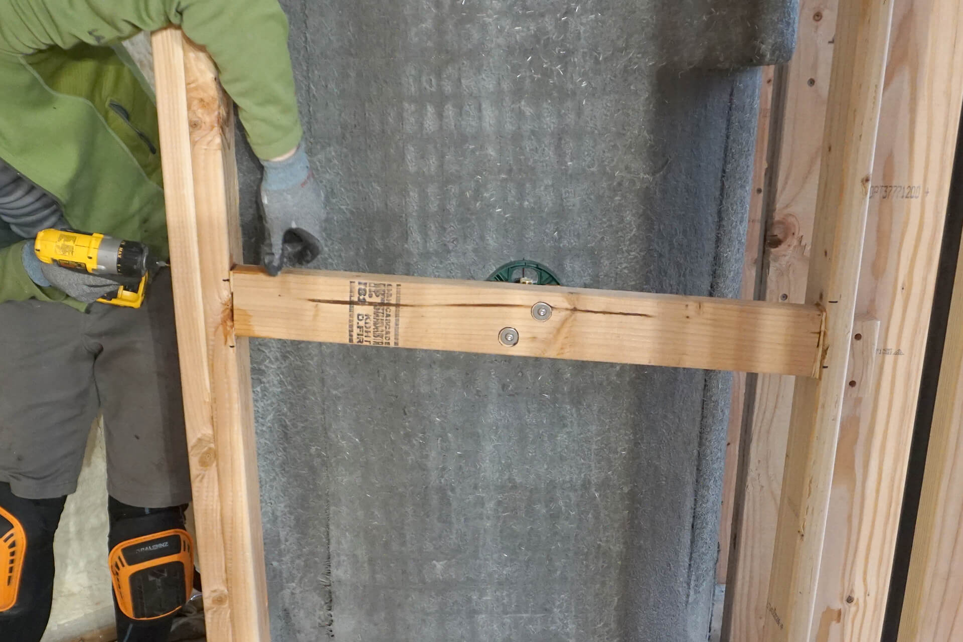 Room framing shower photo number 23.