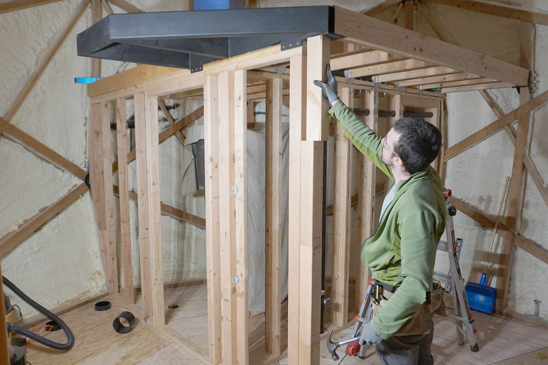 Room framing upper floor photo number 21.