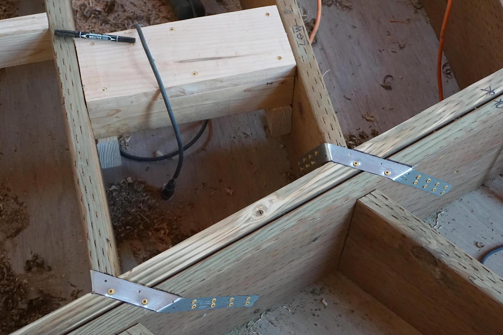 Underfloor photo number 06.